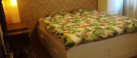 3 bedrooms, iron/ironing board, WiFi