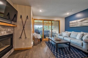 Télévision, cheminée