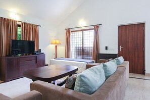 Smart TV, DVD player, books, stereo - 3 BD villa with garden in the heart of nature (Kolkota)