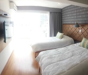 7 quartos, ferros/tábuas de passar roupa, Wi-Fi, roupa de cama