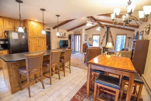 McCall Cabin| Pet Friendly and Close to Lake,Town!