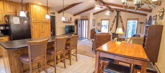 McCall Cabin| Pet Friendly and Close to Lake,Town!
