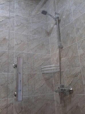 Shower, hair dryer, towels, soap - Nmline (Shekhvetili)