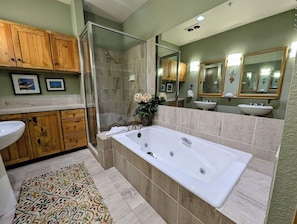 Hair dryer, towels - Rustic & Warm Townhome with a Private Hot Tub (Keystone)