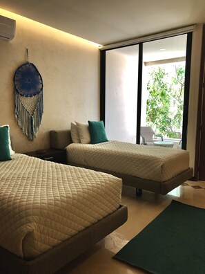 3 habitaciones, tabla de planchar con plancha, wifi y ropa de cama 