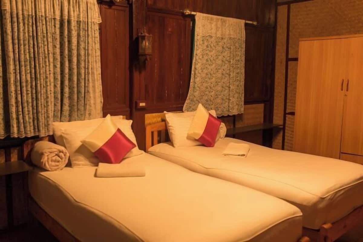 In-room safe, laptop workspace, blackout drapes, free WiFi
