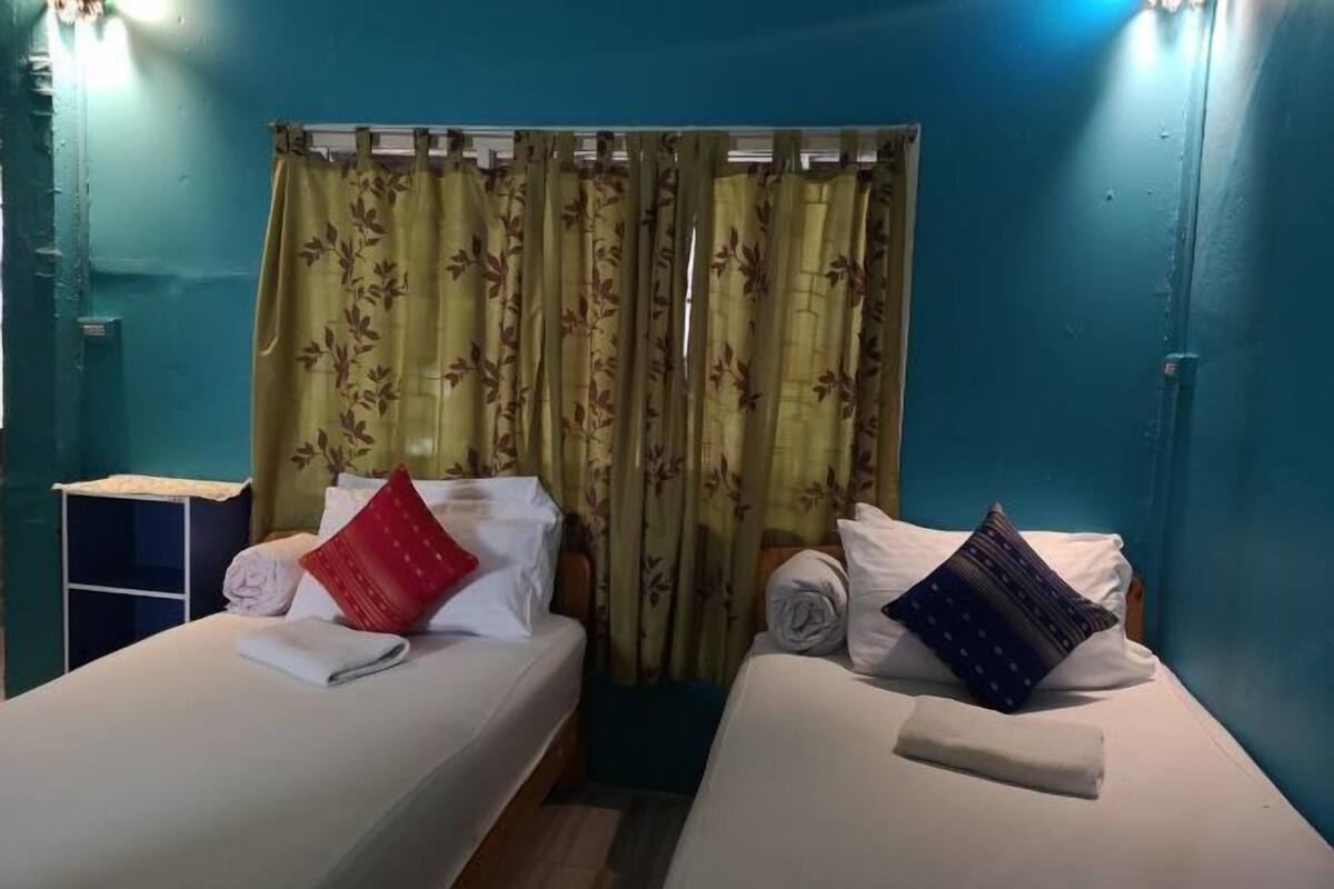 In-room safe, laptop workspace, blackout drapes, WiFi (free)