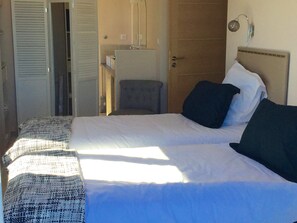 4 bedrooms, in-room safe, iron/ironing board, travel cot - MarInCelu in Corsica casa Felice **** (Serra-Di-Ferro)