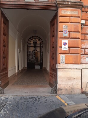 Entrada al alojamiento