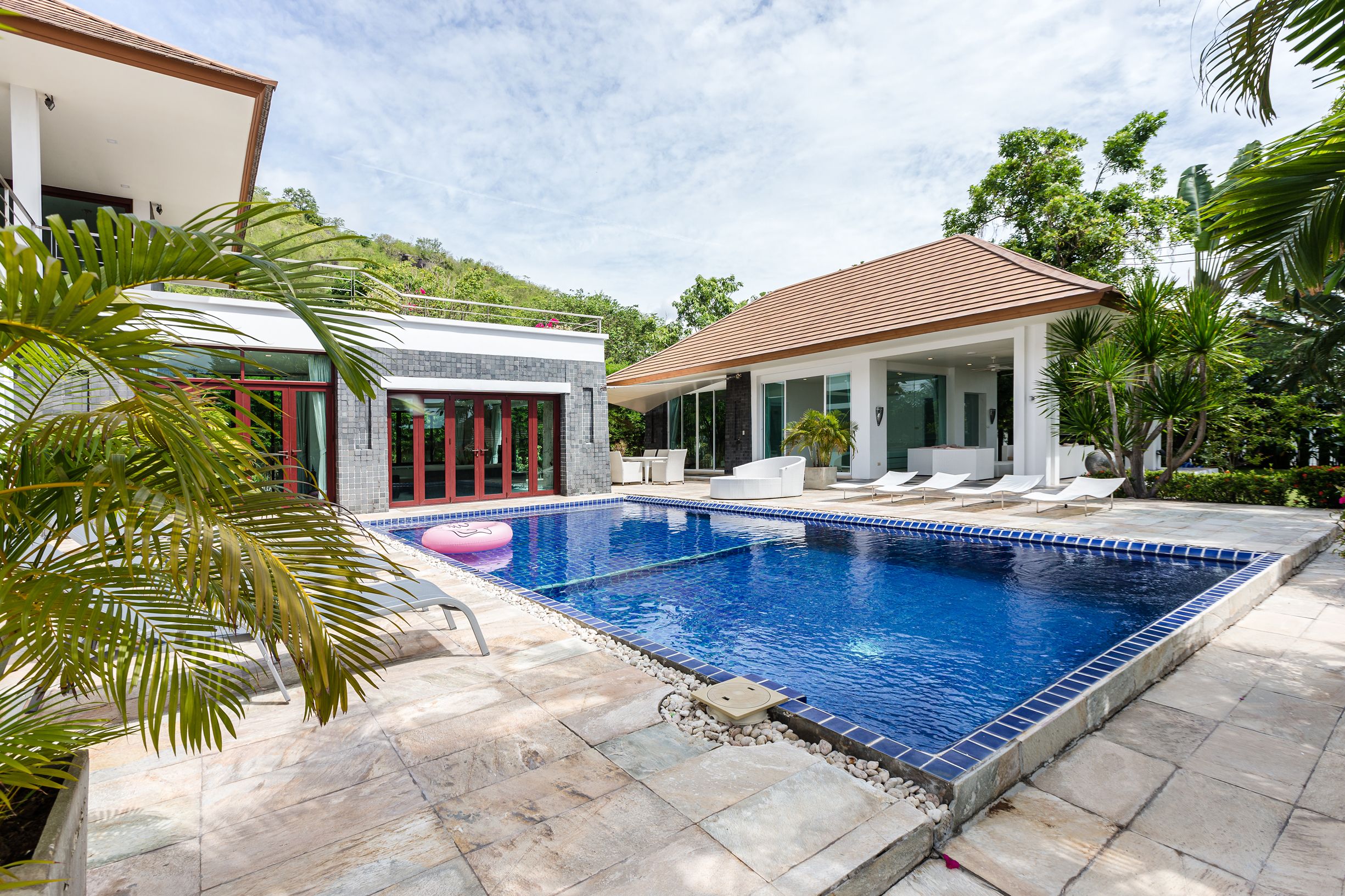 Private pool