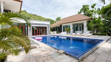 Private pool