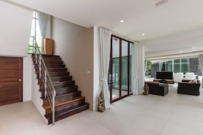 Villa luxueuse | Salle de séjour | Téléviseur à écran plat