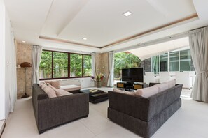 Luxury Villa | Living room | Flat-screen TV - Unique Pool Villa with 5 Bedrooms and Sea View (PM-C1) (Hua Hin)