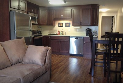 Downtown Nice Apartment with Parking