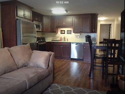 Downtown Nice Apartment with Parking