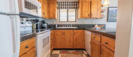 Microwave, oven, dishwasher, coffee/tea maker