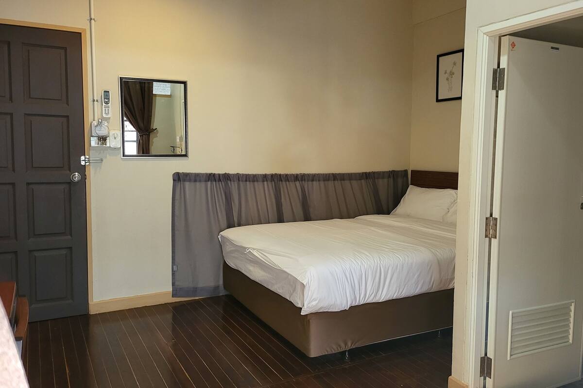 Standard Queen Room | Bàn, truy cập Internet không dây miễn phí 