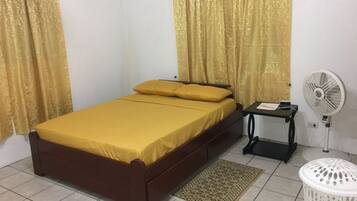 3 bedrooms, in-room safe, iron/ironing board, WiFi