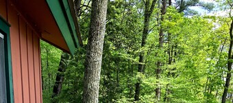 Cozy Cottage Overlooking Lake Champlain