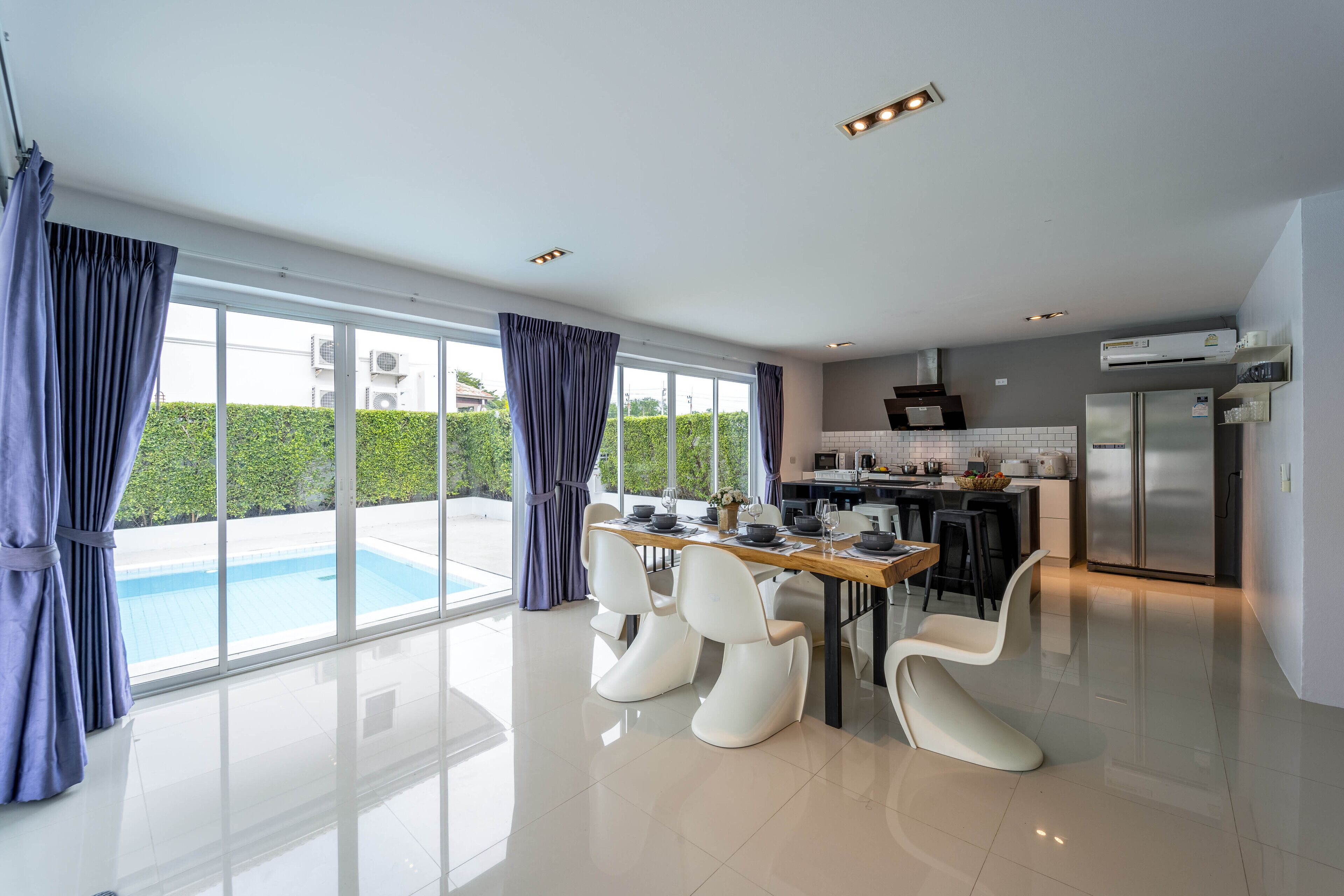 Family Villa | Living area | Flat-screen TV