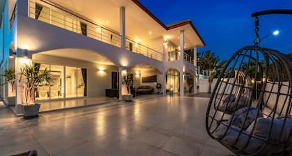Modern 4 Bedrooms Pool Villa - VY