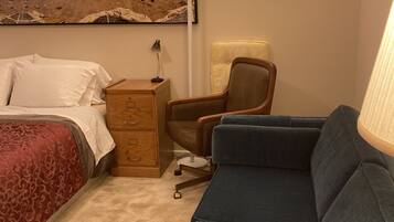 1 bedroom, desk, iron/ironing board, WiFi