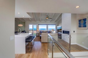 Smart TV, fireplace, ping pong