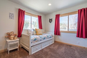 3 bedrooms, free WiFi, bed sheets