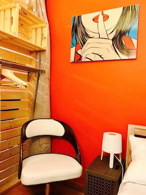 Room - Comfortable Studio/East Hollywood/Sleeps 6/BBQ/Free Parking/2 miles to beach (Hollywood)