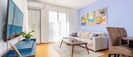 Apartment, 1 Bedroom | Living area