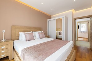 Apartamento, 2 habitaciones | Ropa de cama de alta calidad y decoración individual
