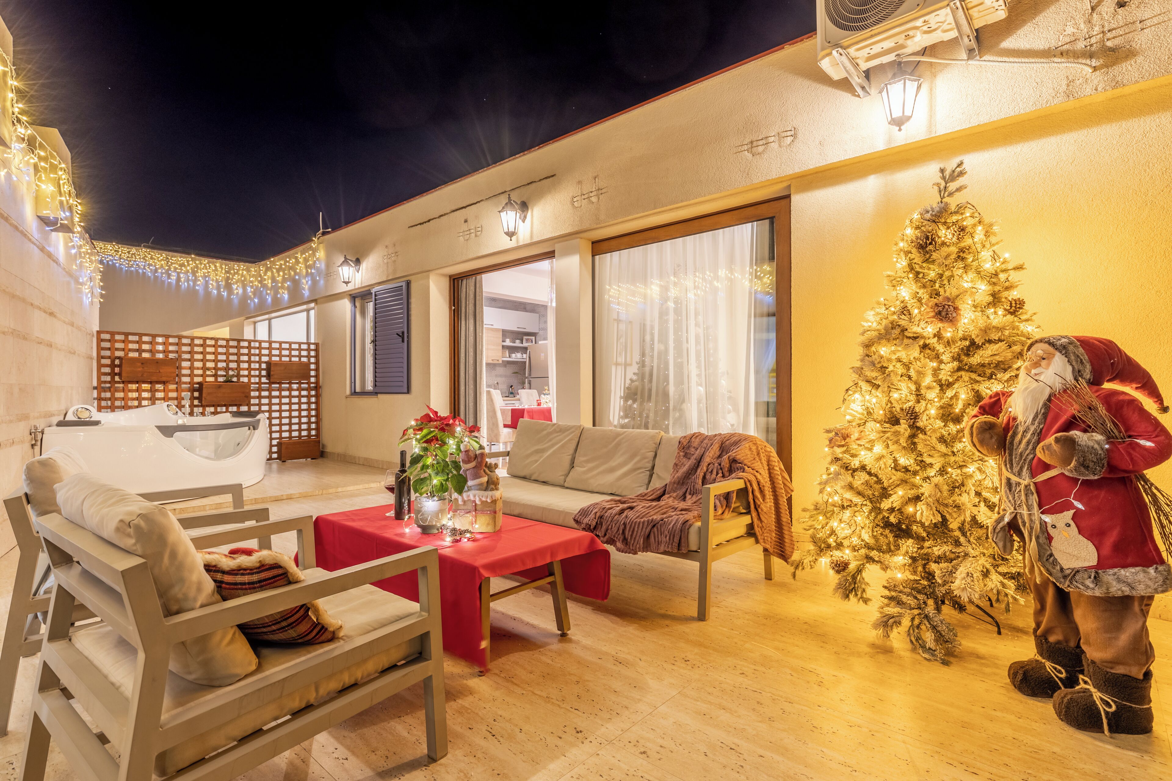 Deluxe Apartment, 2 Bedrooms, Jetted Tub, Sea View | Terrace/patio