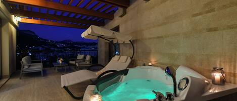 Appartement Deluxe, 2 chambres, bain à remous, vue mer | Terrasse/Patio