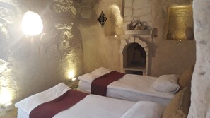 Iron/ironing board, free WiFi, bed sheets - Aziz Cave Hotel (Ürgüp)