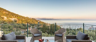 Villa Andonis, stor villa med privat pool och havsutsikt