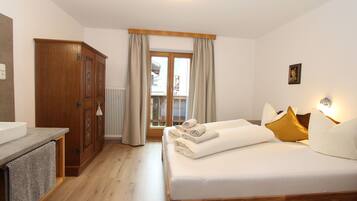 8 Schlafzimmer, Internetzugang