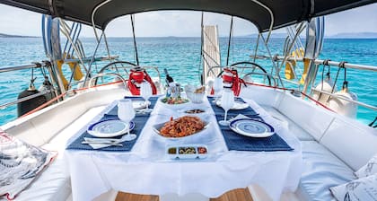Mykonos - Kabinenräume in Luxus-Segelyacht