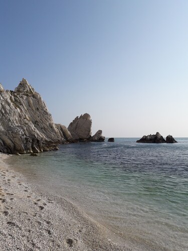 An oasis of serenity between the sea and the hills