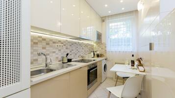 Fridge, microwave, oven, dishwasher