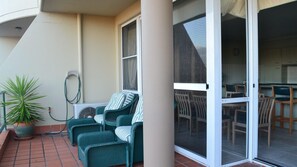 Terrace/patio - Castillo Del Mar 10 - Overlooking the Lake (Tuncurry)