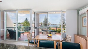 Dining - Castillo Del Mar 10 - Overlooking the Lake (Tuncurry)