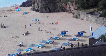 Pebble Cottage, minutes from Tenby's beaches!