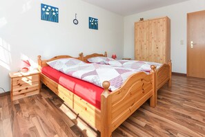 2 Schlafzimmer, Reisekinderbett, WLAN, Bettwäsche