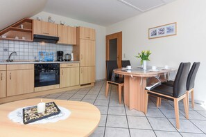 Fridge, oven, highchair