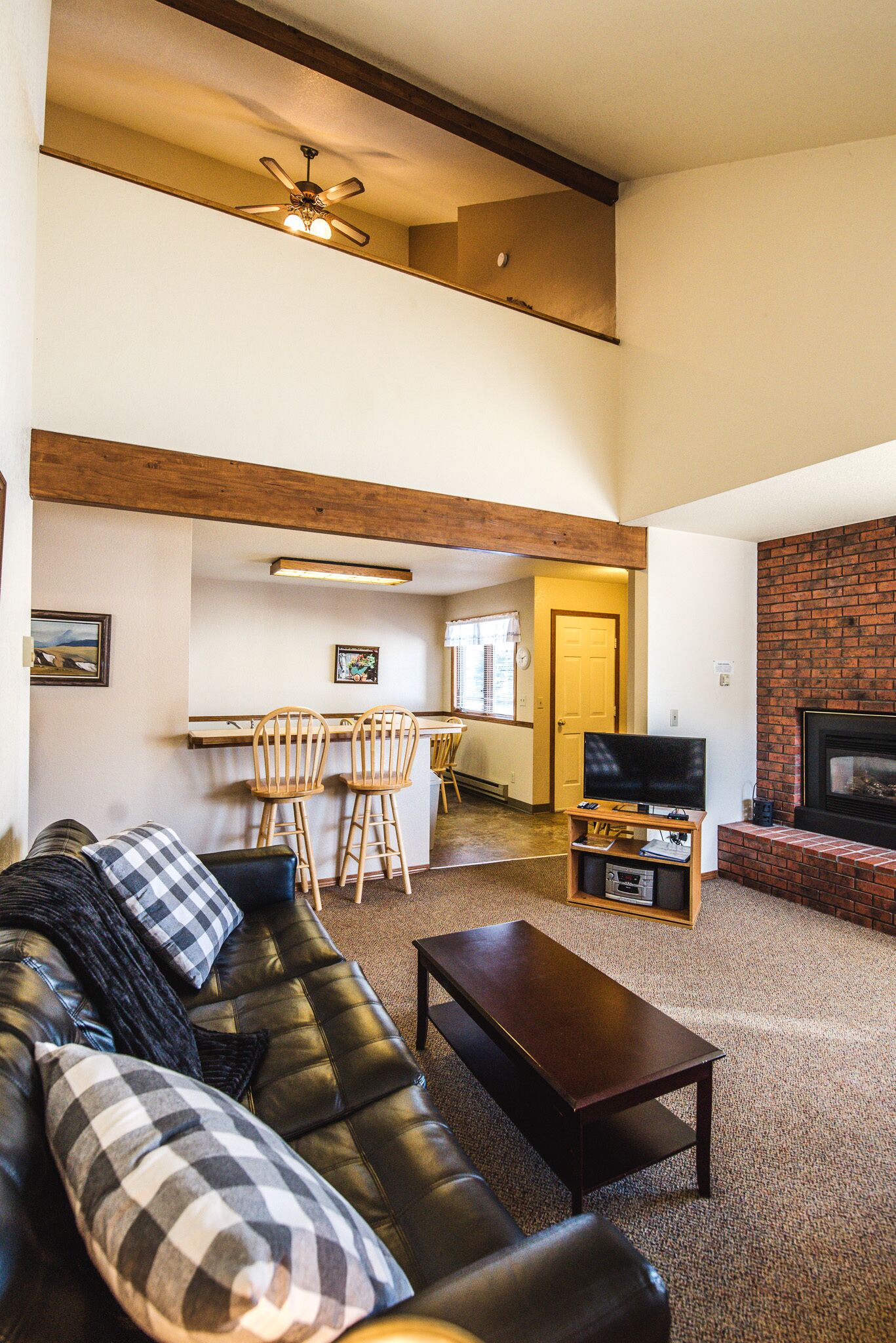 TV connectée, cheminée, baby-foot