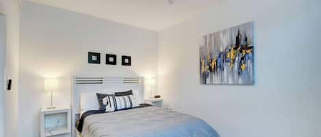 Iron/ironing board, free WiFi, bed sheets