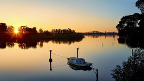 Lake - Capeview - 4 bedroom home near One Mile! (Forster)