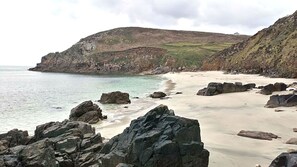 Beach nearby - Top Cot Cottage: comfortable, friendly, perfect in St Just! (St Just)