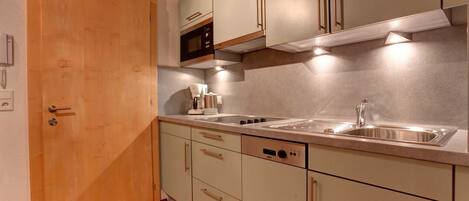 Frigorifero, microonde, lavastoviglie