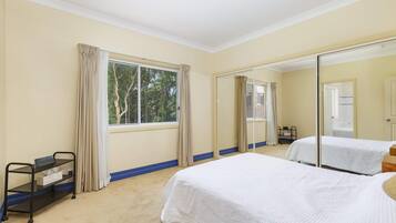 3 bedrooms, iron/ironing board